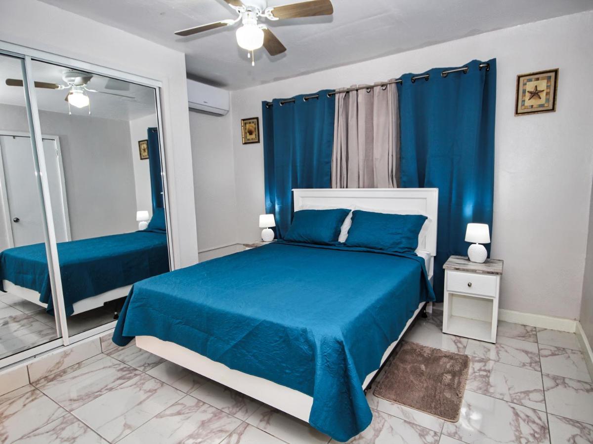 The Castle Apartment Philipsburg  Bagian luar foto