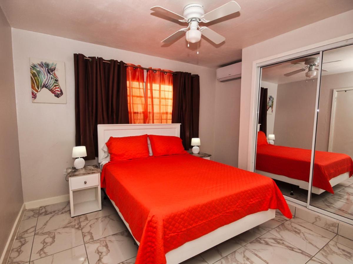 The Castle Apartment Philipsburg  Bagian luar foto