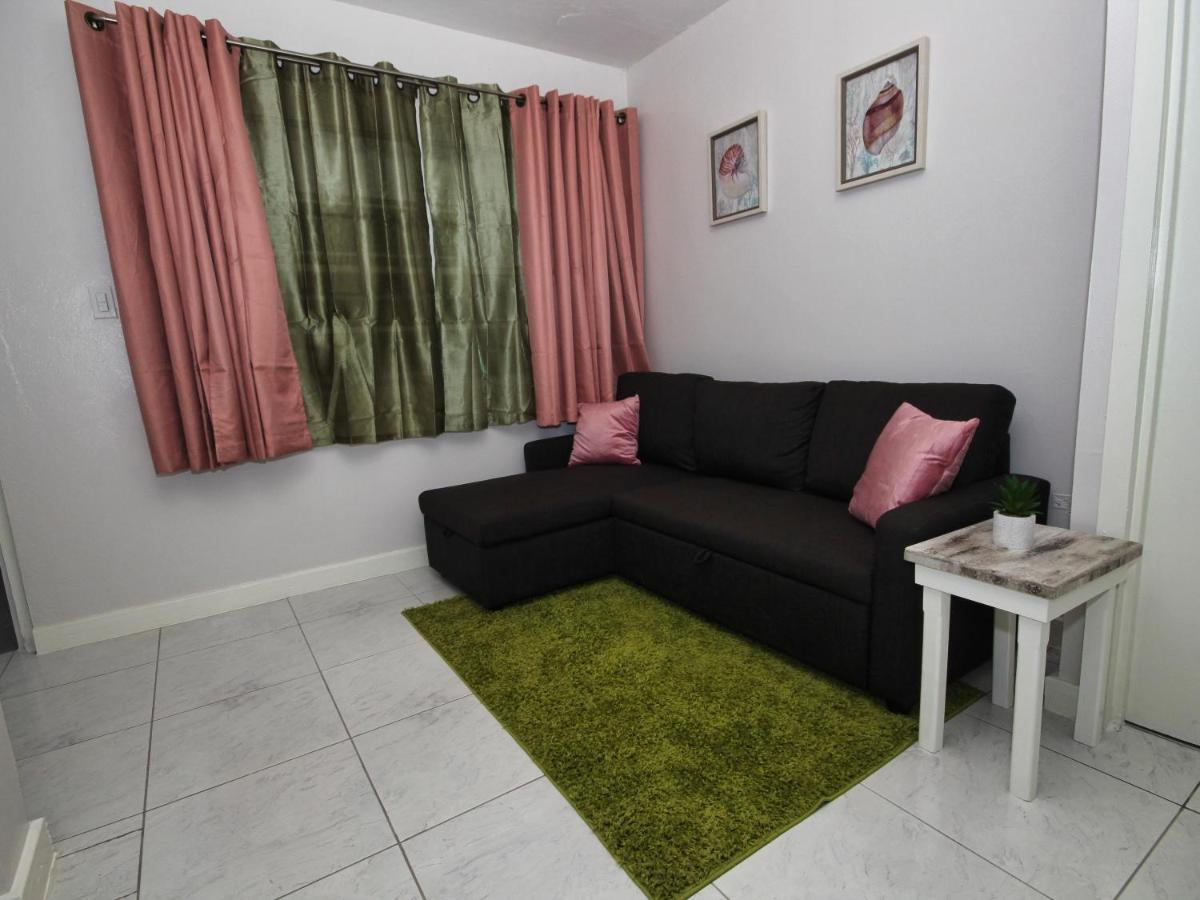 The Castle Apartment Philipsburg  Bagian luar foto