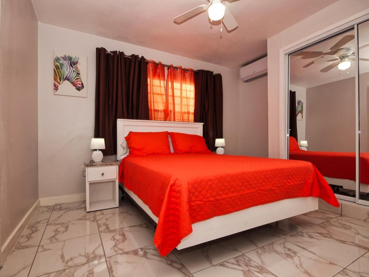 The Castle Apartment Philipsburg  Bagian luar foto