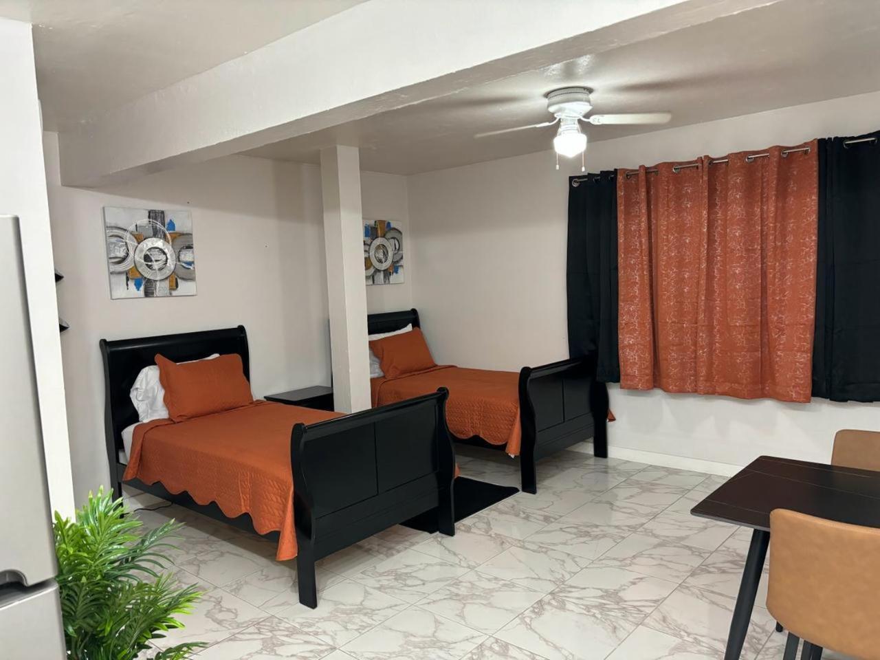The Castle Apartment Philipsburg  Bagian luar foto