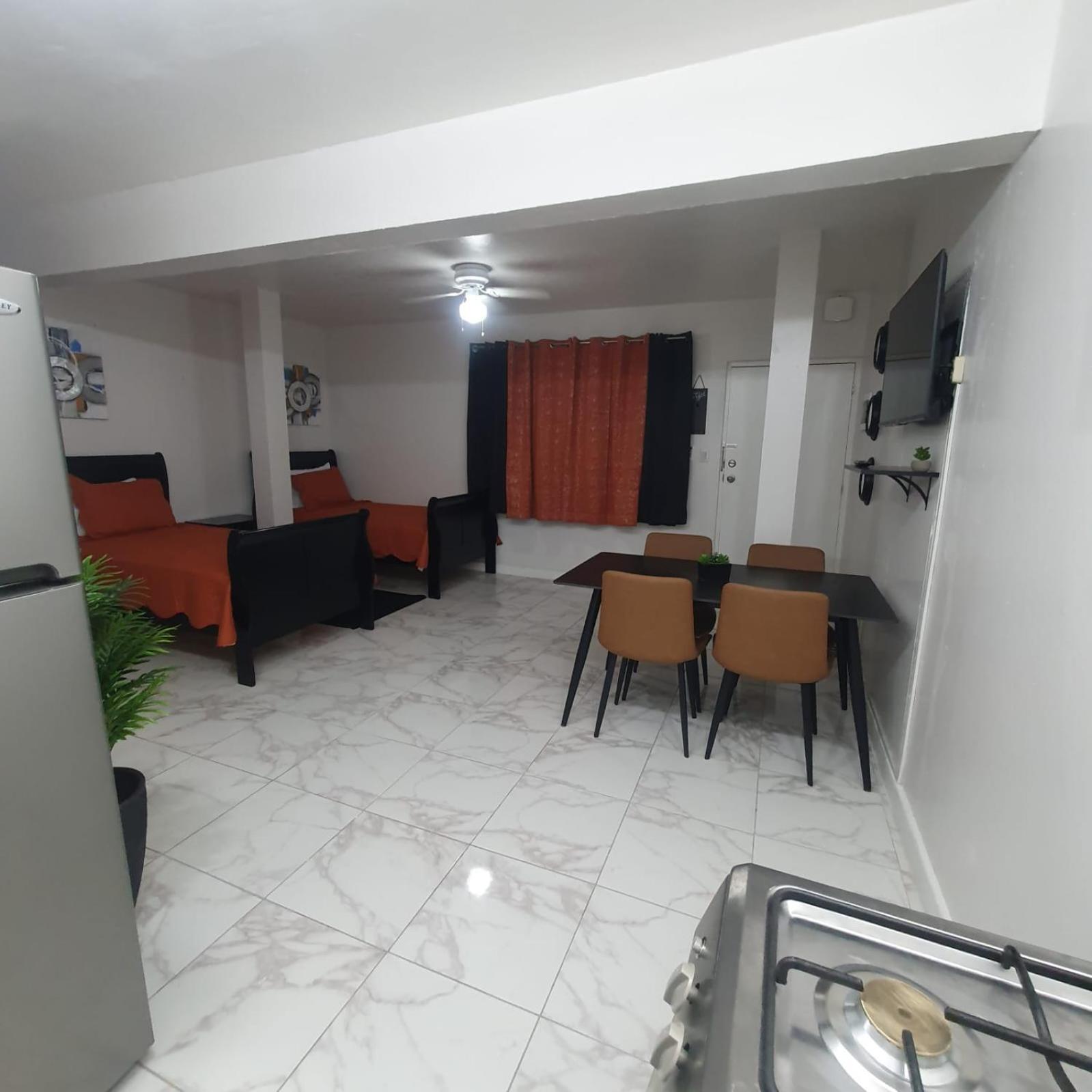 The Castle Apartment Philipsburg  Bagian luar foto